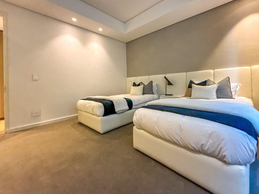 5 Bedroom Property for Sale in Clifton Western Cape